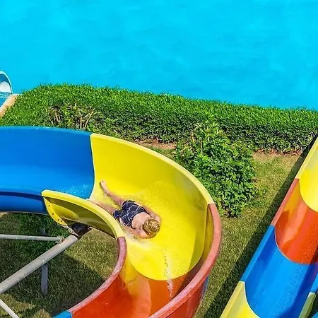 Sunrise Alora Aqua Park Resort-3